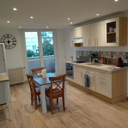 Nouveau! 80m2 Neuf Avec 3 Belles * Tours